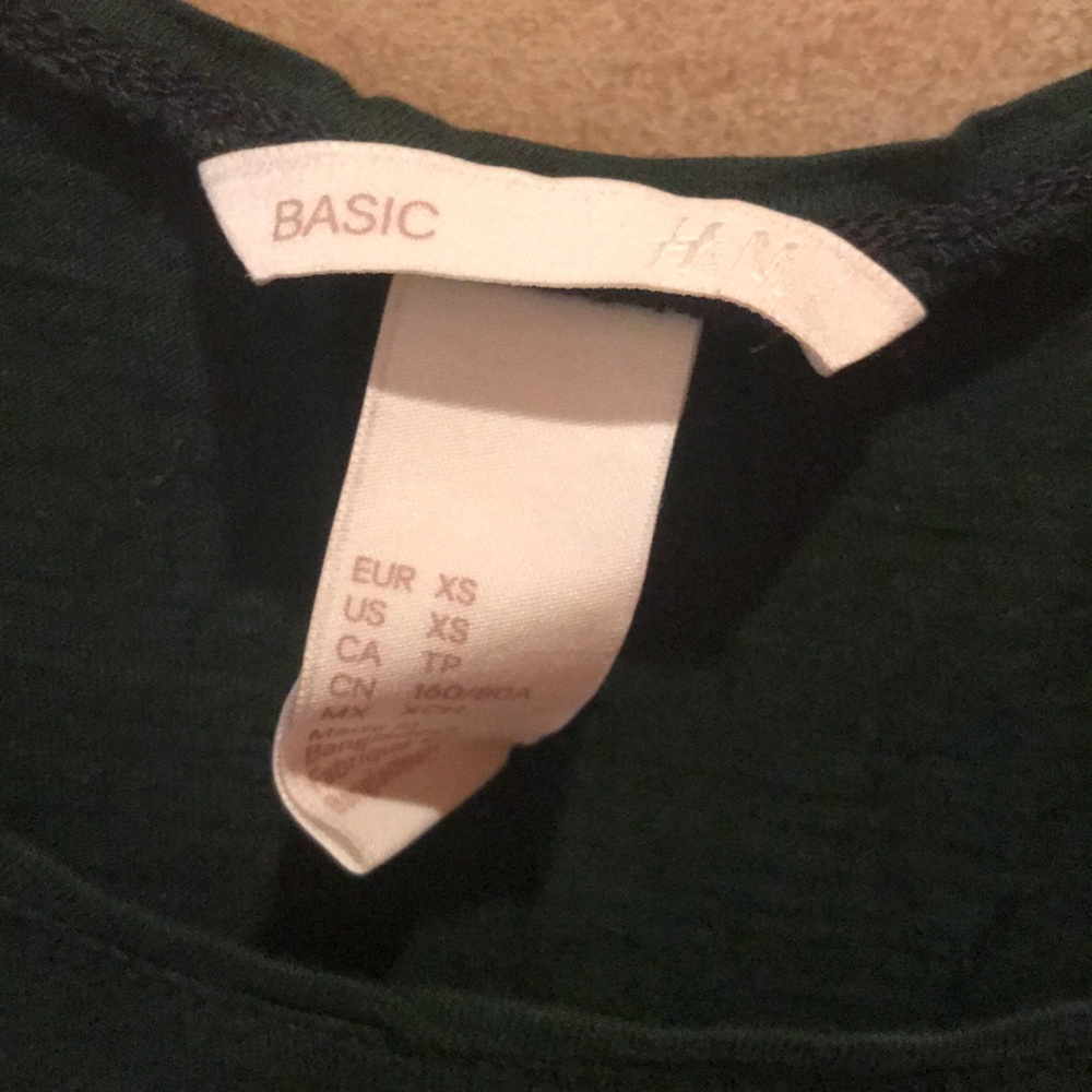 H&M basic tank - Picture 2 of 2